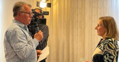 DE PUBLIEKE TRIBUNE 3 JUNI VERVROEGD NAAR 17.30